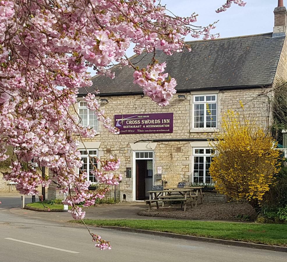 Cross Swords Rooms, Guest house Skillington